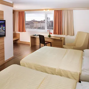 **** Hotel Leonardo Schonbrunn Austria